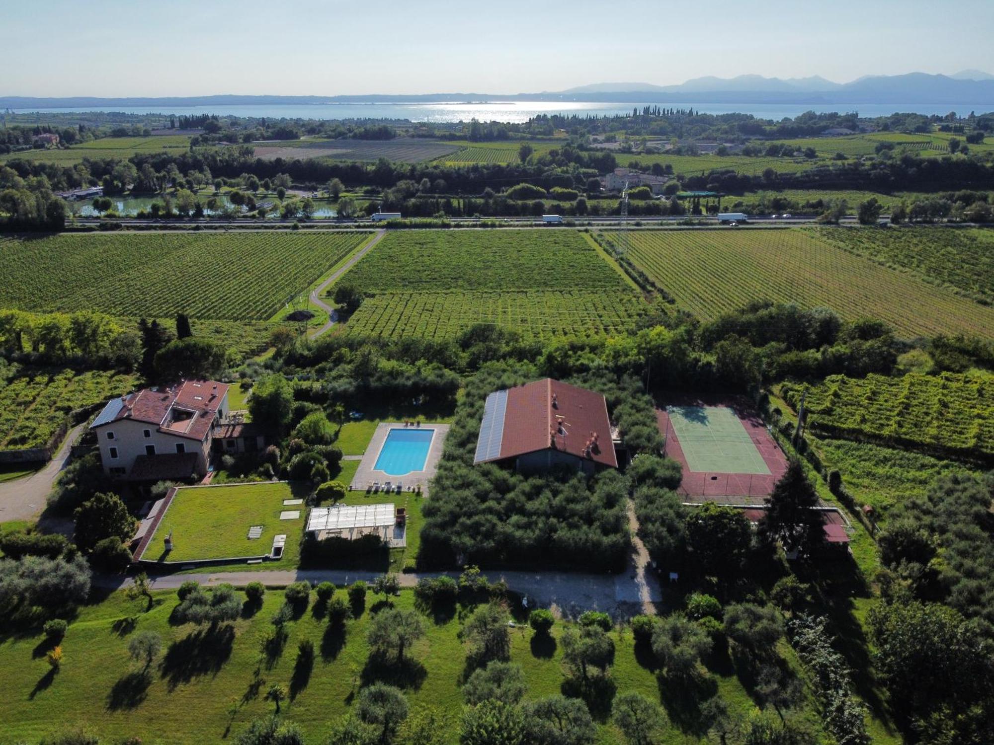 Casa Ghirlanda Con Piscina E Campo Da Tennis 拉齐塞 外观 照片