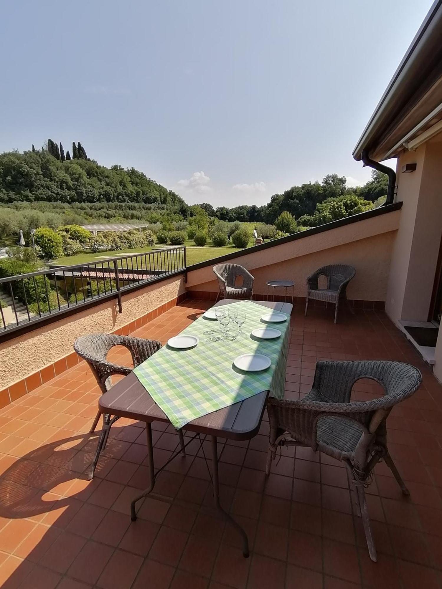 Casa Ghirlanda Con Piscina E Campo Da Tennis 拉齐塞 外观 照片