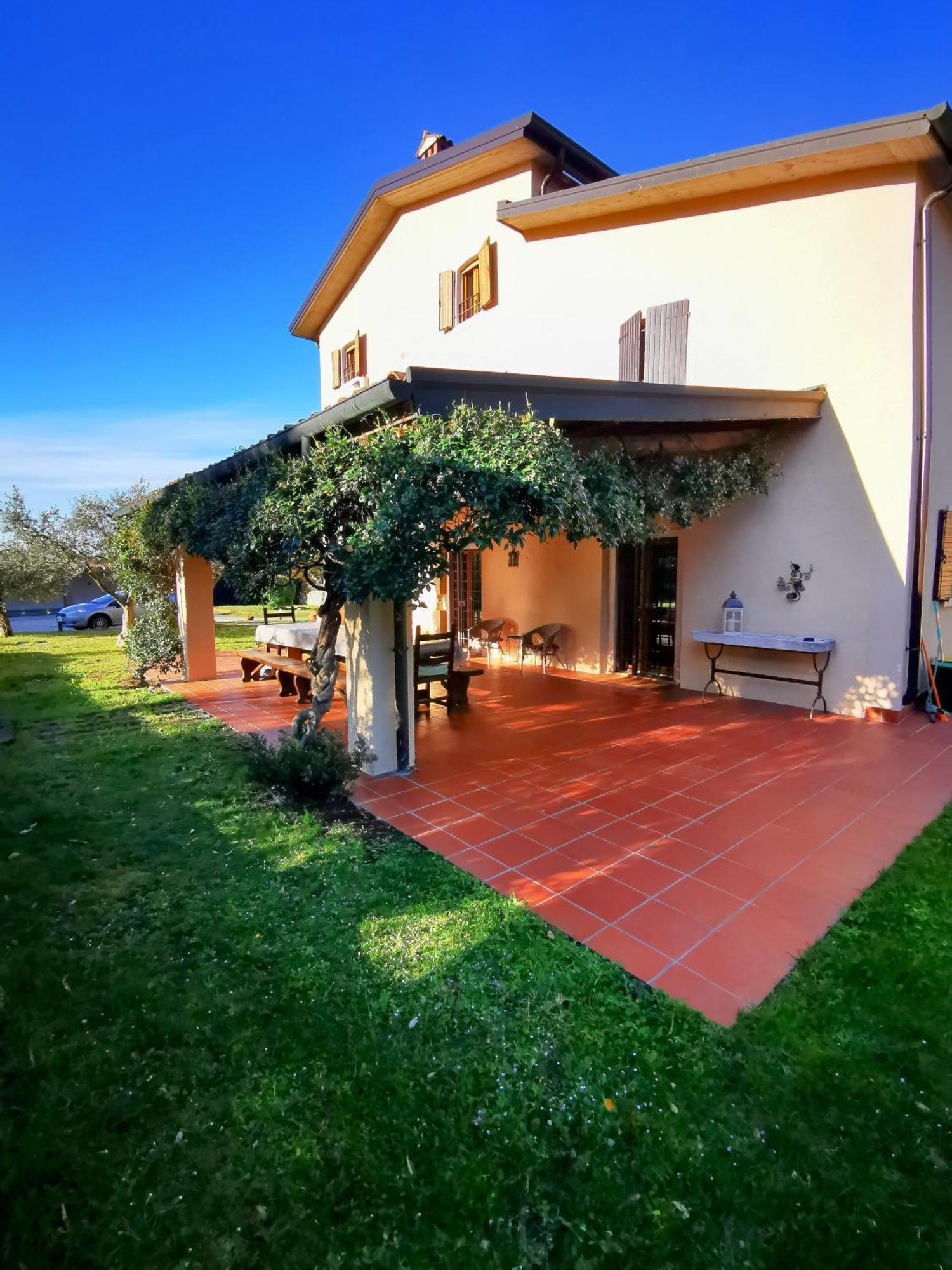 Casa Ghirlanda Con Piscina E Campo Da Tennis 拉齐塞 外观 照片