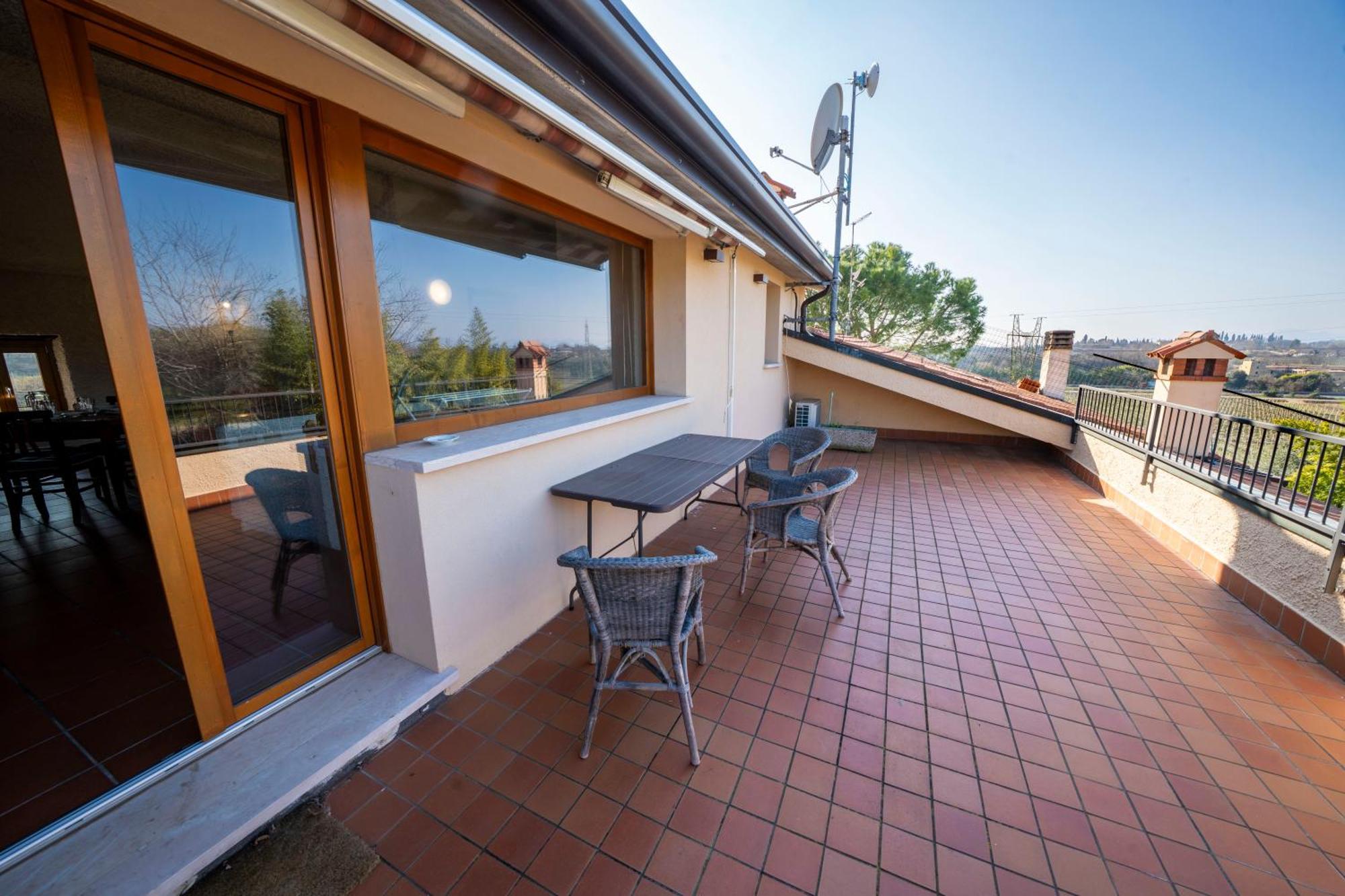 Casa Ghirlanda Con Piscina E Campo Da Tennis 拉齐塞 外观 照片
