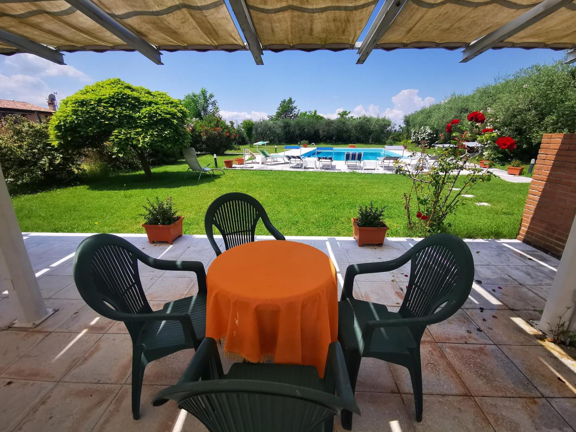 Casa Ghirlanda Con Piscina E Campo Da Tennis 拉齐塞 外观 照片