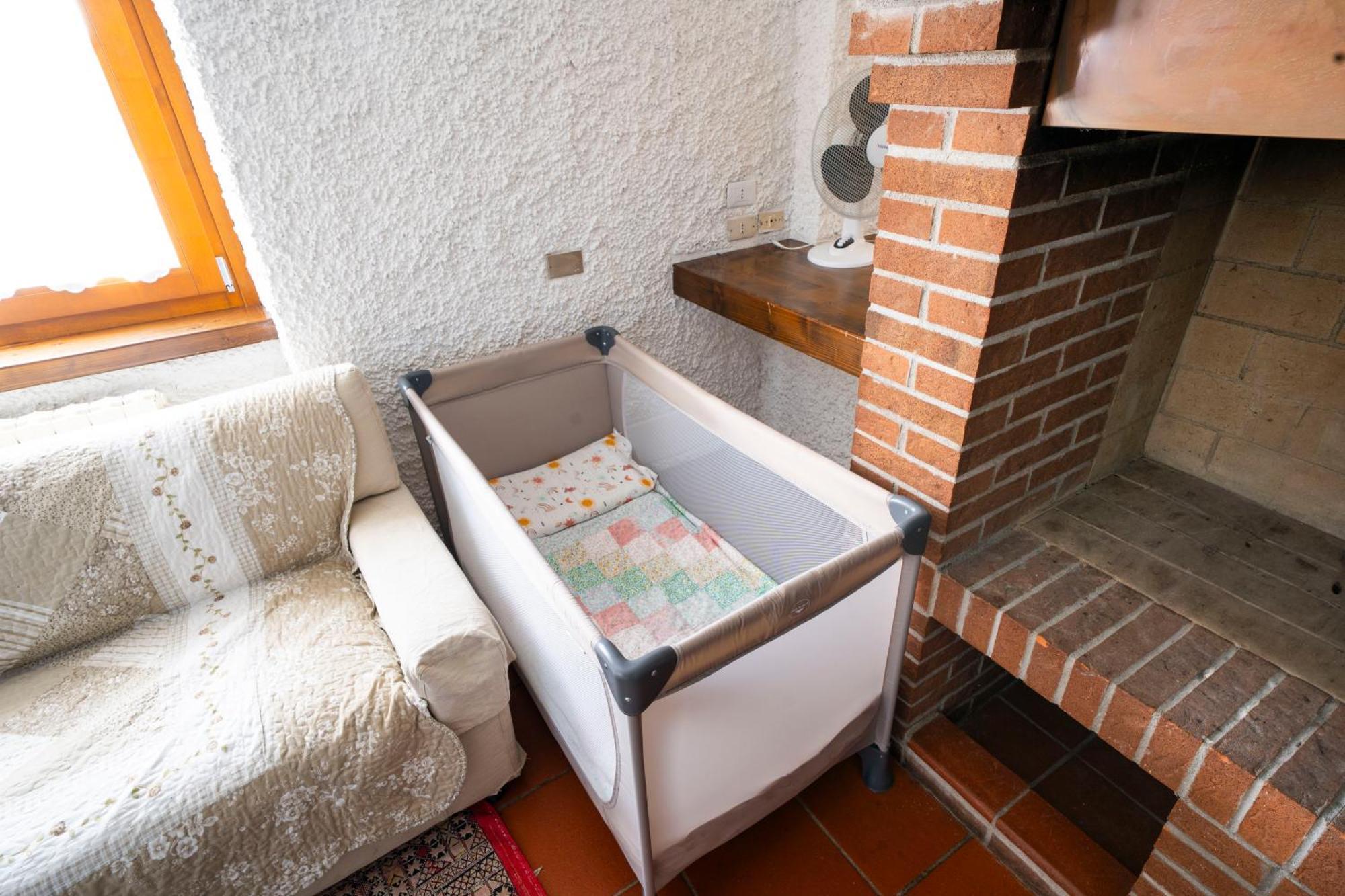 Casa Ghirlanda Con Piscina E Campo Da Tennis 拉齐塞 外观 照片