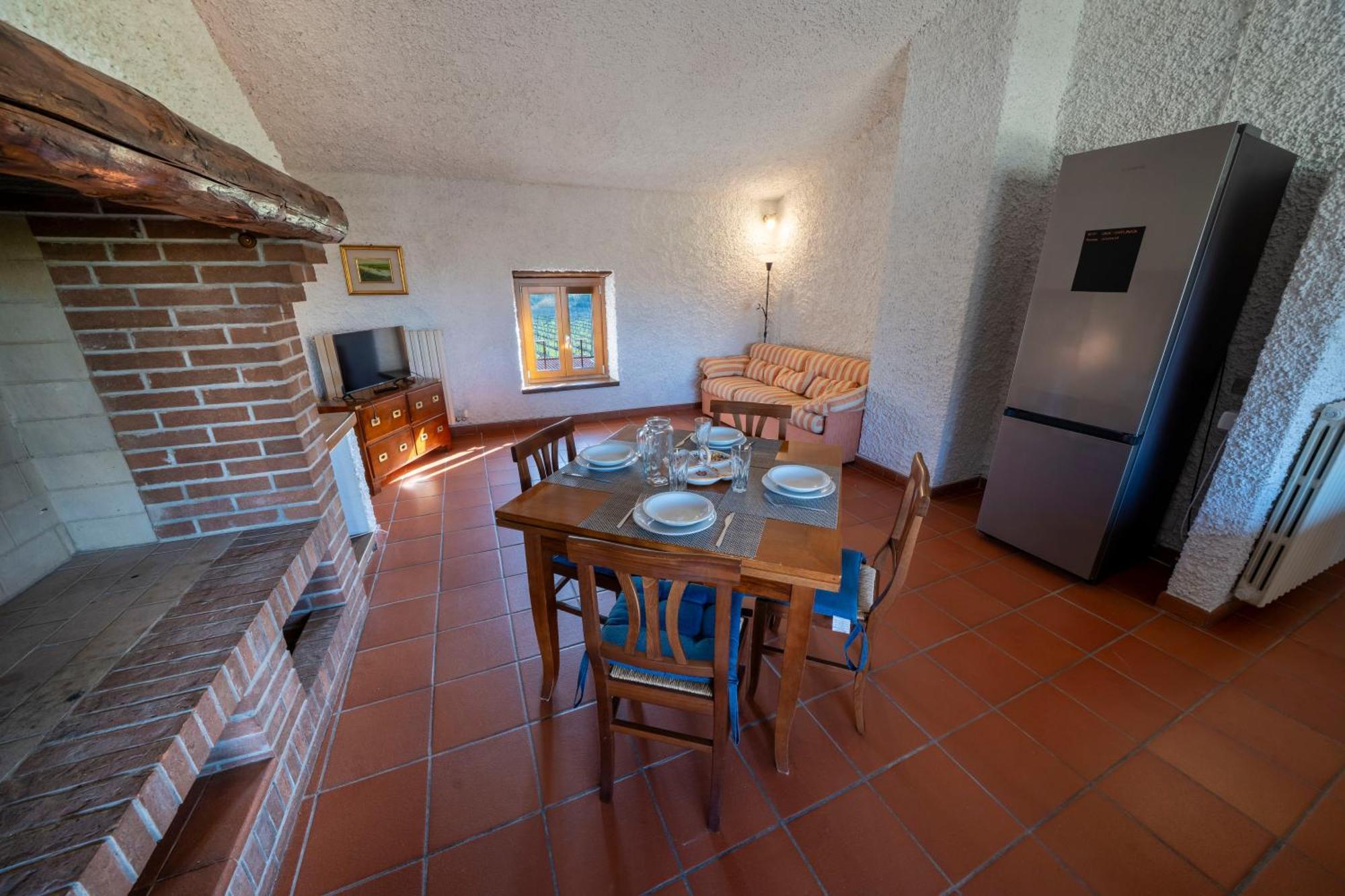 Casa Ghirlanda Con Piscina E Campo Da Tennis 拉齐塞 外观 照片
